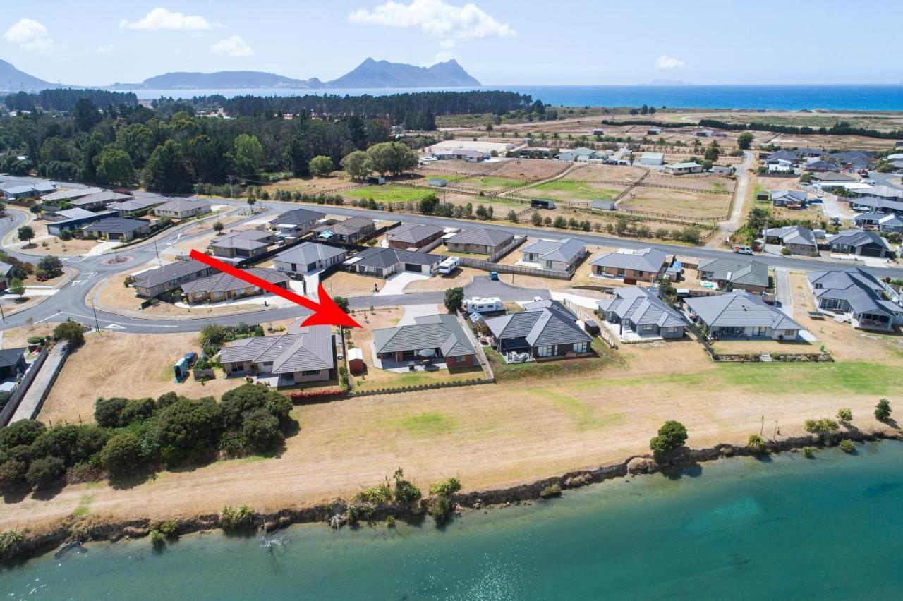 The Waterfront Ruakaka - Ruakaka Holiday Home Eksteriør bilde