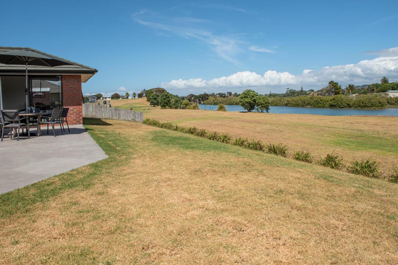 The Waterfront Ruakaka - Ruakaka Holiday Home Eksteriør bilde