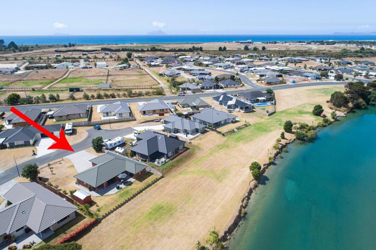 The Waterfront Ruakaka - Ruakaka Holiday Home Eksteriør bilde